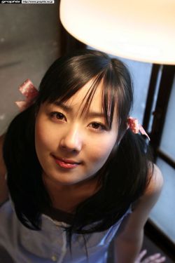 一枝红艳露凝香